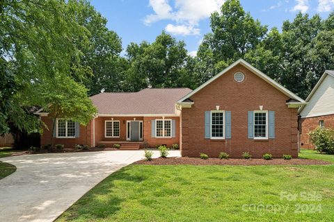 7808 Hickory Stick Place sold home in Williamsburg, Charlotte, NC