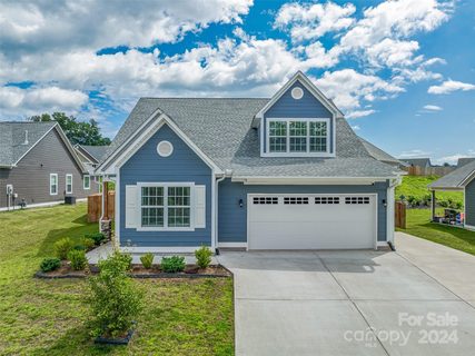 26 Lyndon Circle sold home in Hyde Park, Arden, NC