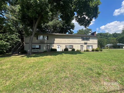 810 10th Street Boulevard sold multi-family property in Oakland Heights, Hickory, NC