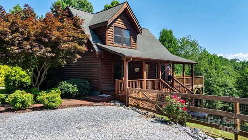 582 Hidden Lake Parkway