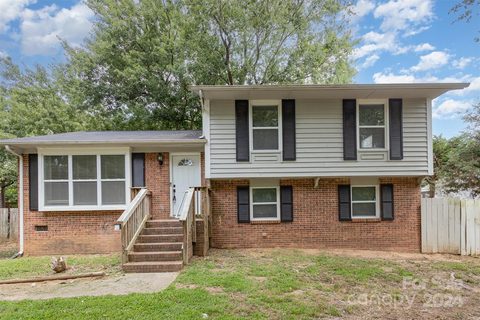 1016 Wilson Boulevard sold home in College Park, Dallas, NC