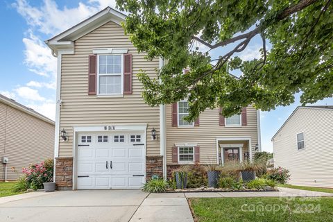 831 Swearngan Ridge Court sold home in Kyliglen, Charlotte, NC