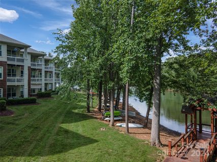 921 Northeast Drive 32 sold home in Spinnaker Reach, Davidson, NC