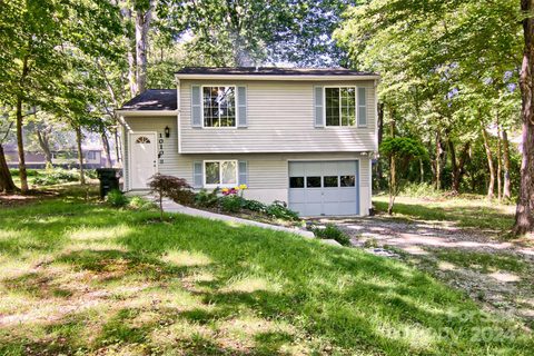 1010 W Gilbert Street sold home in Barker Heights, Hendersonville, NC