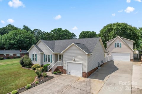 129 Sw Rainbow Street sold home in Edgewood Hills, Concord, NC