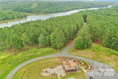 274 Table Rock Trace 172 sold home in Lake Rhodhiss Estates, Morganton, NC