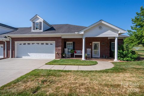 226 Crystal Springs Lane sold townhome in Crystal Springs Estates, Shelby, NC