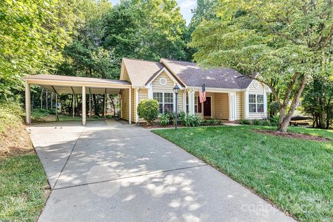 7111 Hunters Bluff Drive sold home in Hunters Bluff, Denver, NC
