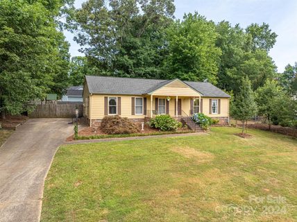 1304 Creekview Drive sold home in Laurel Woods, Gastonia, NC