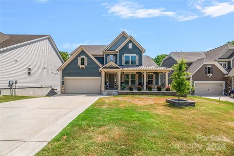 2167 Whispering Way