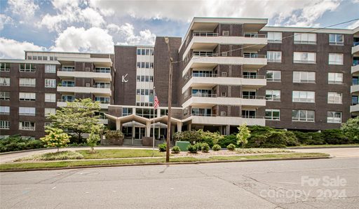 1300 Reece Road 606 sold co-op in The Kimberlee, Charlotte, NC