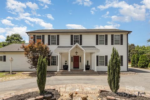 20233 Biscayne Drive sold home in Biscayne Park, Cornelius, NC