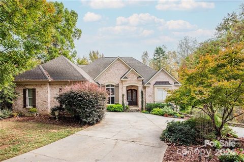 309 Hillandale Drive sold home in Sardis Terrace, Charlotte, NC