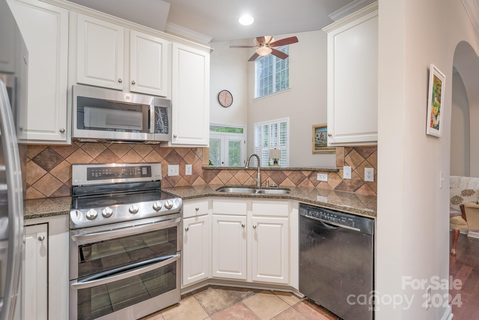 584 Pine Links Drive sold home in Lake Shore On Lake Wylie, Tega Cay, SC
