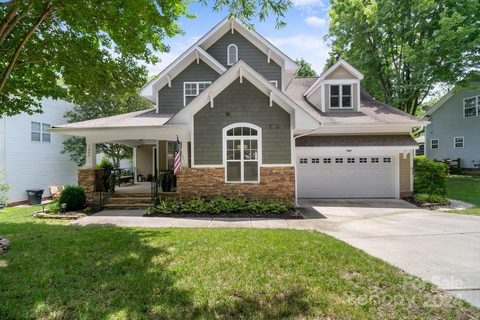 1060 Hunters Run Drive sold home in Hunters Run, Tega Cay, SC