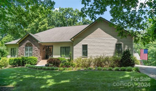 1712 Songbird Court sold home in Oak Forest, Lenoir, NC