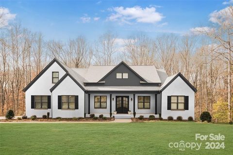 278 Triple Ponds Court