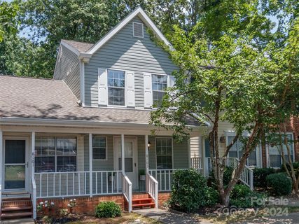 8103 Circle Tree Lane sold townhome in Crestview I, Charlotte, NC