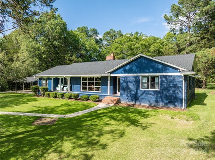 441 Lakeside Drive