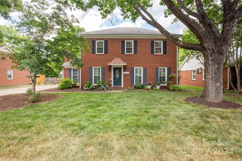 9721 Ridgemore Drive sold home in White Oak, Charlotte, NC