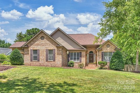 15325 Yarmouth Road sold home in Oxford Glen, Mint Hill, NC