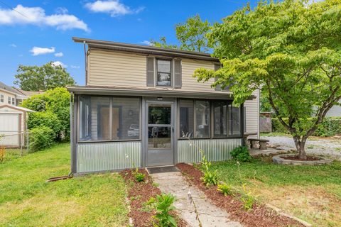 609 Edgewood Avenue sold home in Edgewood, Hendersonville, NC