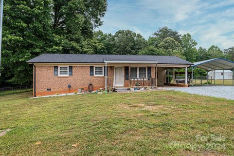 36 Hillcrest Lane sold home in Heritage Farms, Hickory, NC