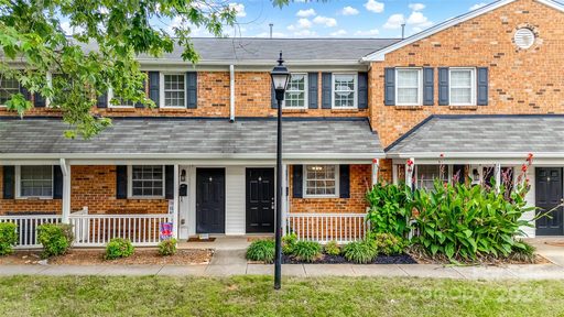 1310 Green Oaks Lane sold condo in Williamsburg on Commonwealth, Charlotte, NC
