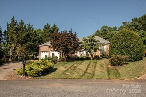 1740 7th Street Lane sold home in Providence Forest, Hickory, NC