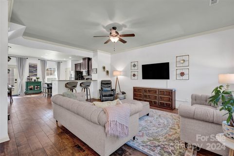 6874 Colonial Garden Drive