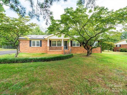 6520 Lynwood Drive sold home in Quail Hollow, Concord, NC