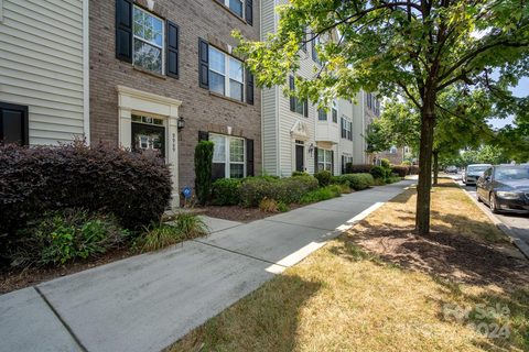 9909 Kings Parade Boulevard sold townhome in Ayrsley Townhomes, Charlotte, NC