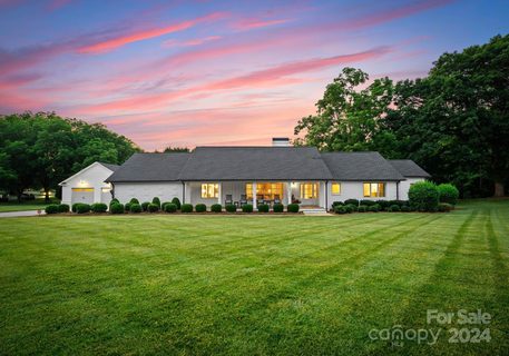 6038 Robin Hollow Drive sold home in Ellington Farm, Mint Hill, NC
