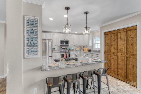 202 Peaceful Orchard Drive sold home in Peaceful View, Hendersonville, NC