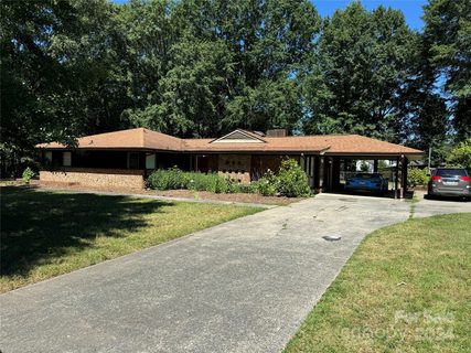 7101 Essington Drive sold home in Crown Colony, Charlotte, NC