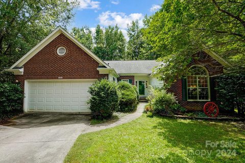 3319 Crescent Knoll Drive
