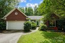 3319 Crescent Knoll Drive sold home in Matthews, SC