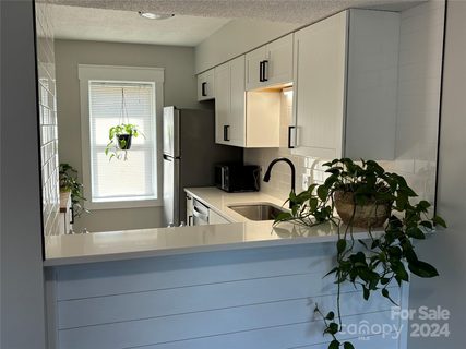 2705 N Center Street 60 sold home in Westminister Park, Hickory, NC