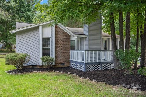 7704 Heatherdale Court
