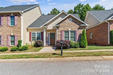 4190 Pickering Drive sold townhome in Thornbury Village, Hickory, NC