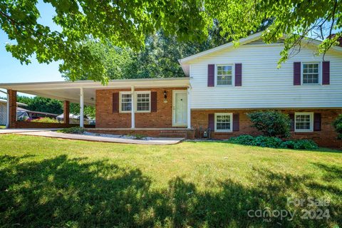 1933 Colonial Lane sold home in Colonial Heights, Hickory, NC