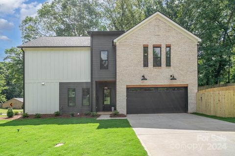 1542 Winston Drive