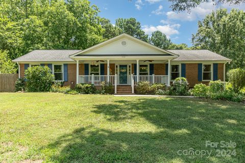 4500 Creemore Drive sold home in Rolling Acres, Charlotte, NC