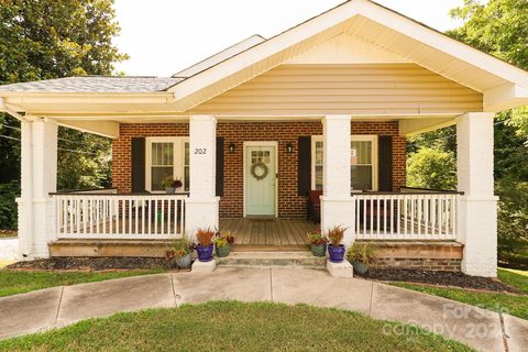 202 S 4th Street sold home in Historic District, Albemarle, NC