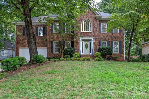 5124 Foxbriar Trail
