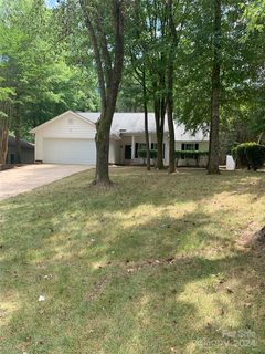 7404 Chidley Drive sold home in Hubbard Woods, Charlotte, NC