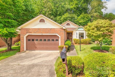124 Exeter Court sold condo in Plantation Walk, Hendersonville, NC