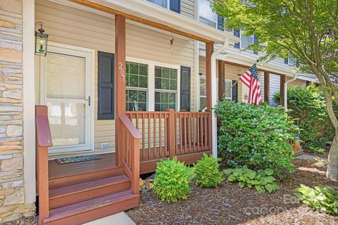 207 Pembrook Road sold townhome in Brookhaven Village, Swannanoa, NC