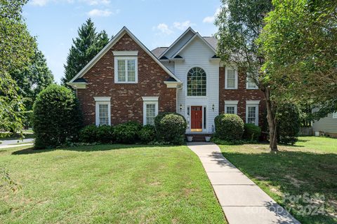 17101 Windy Oaks Court sold home in Stratford Forest, Cornelius, NC
