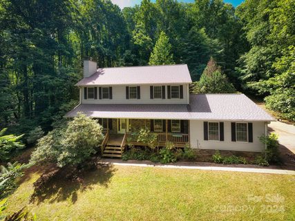 300 Smith Knolls Road sold home in Smith Knolls, Fairview, NC